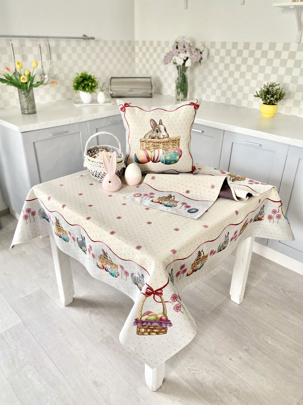 Easter tapestry tablecloth «Easter Basket»