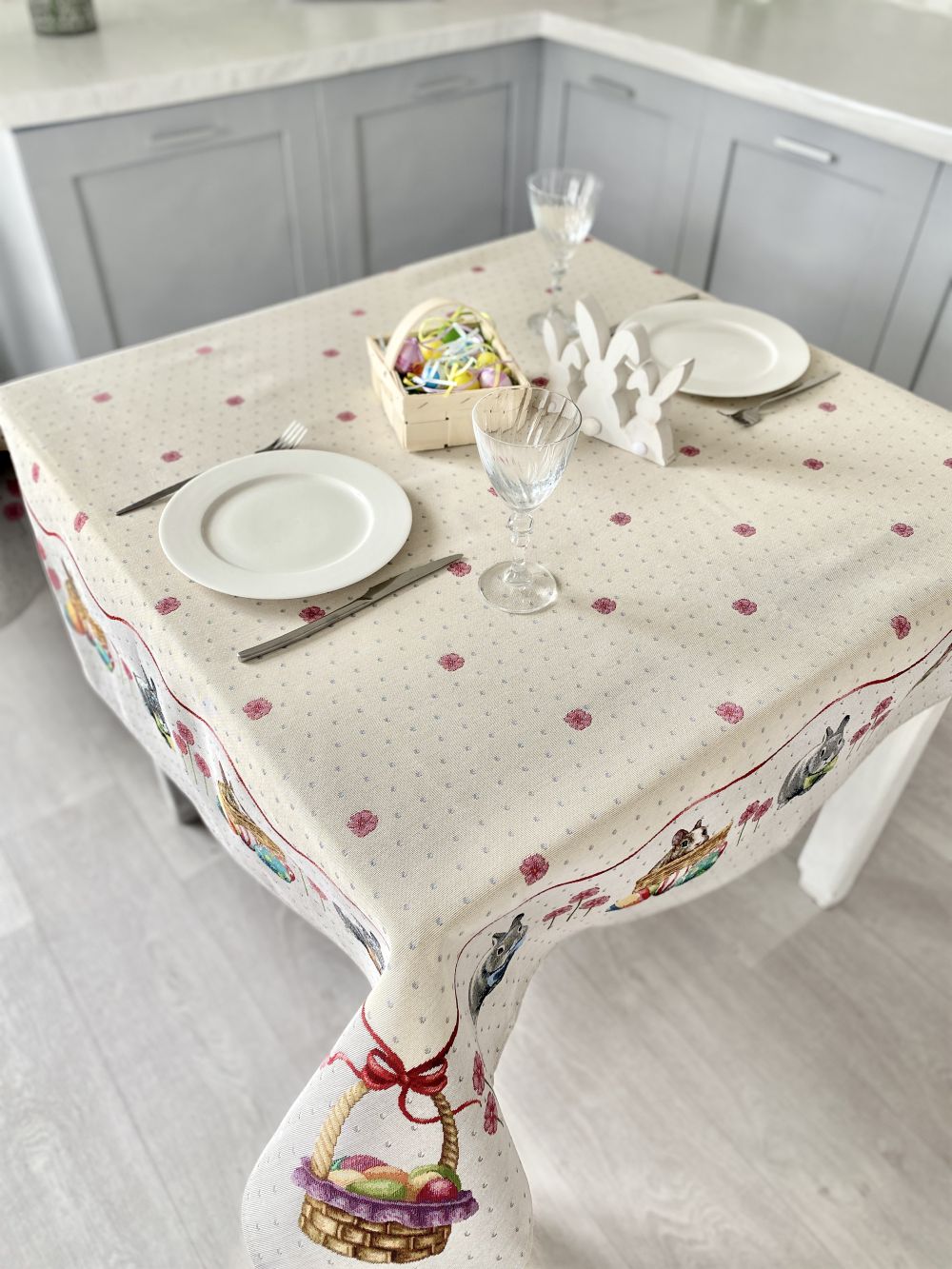 Easter tapestry tablecloth «Easter Basket»