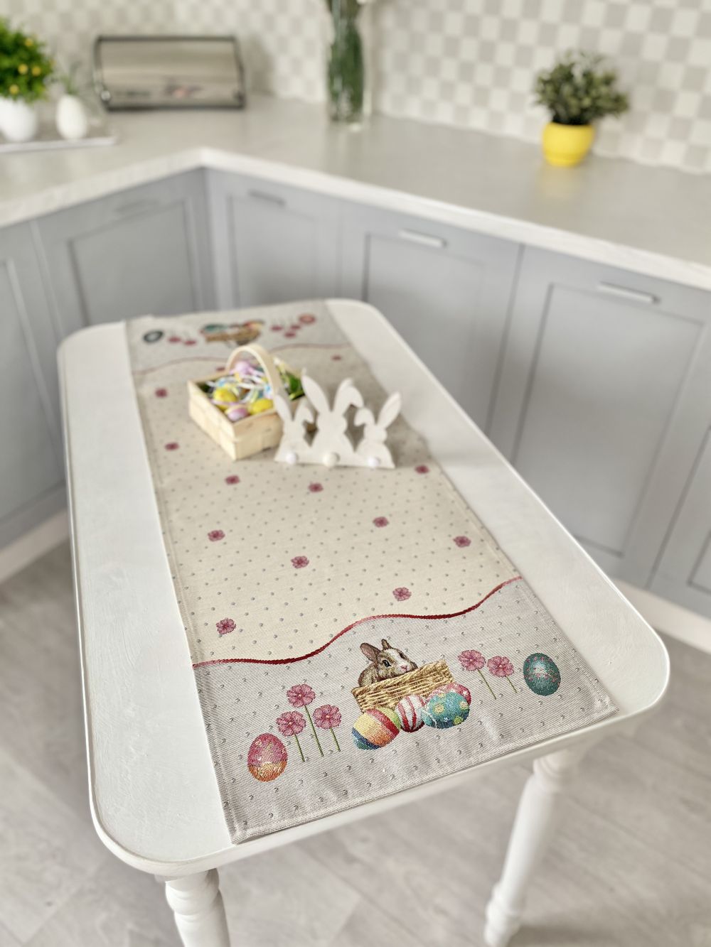 Easter tapestry table runner «Easter Basket»
