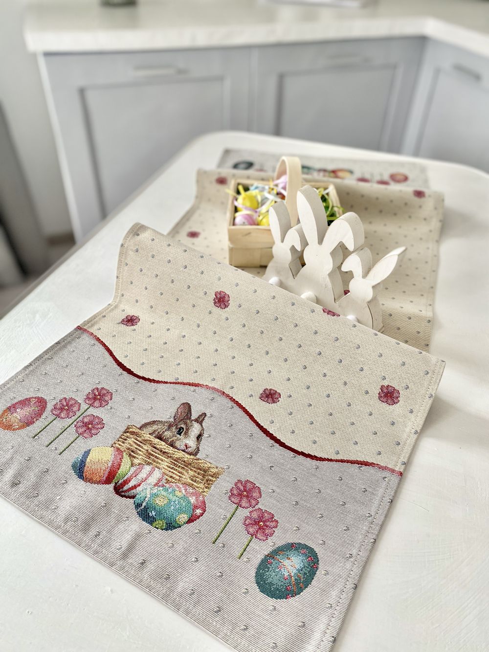 Easter tapestry table runner «Easter Basket»