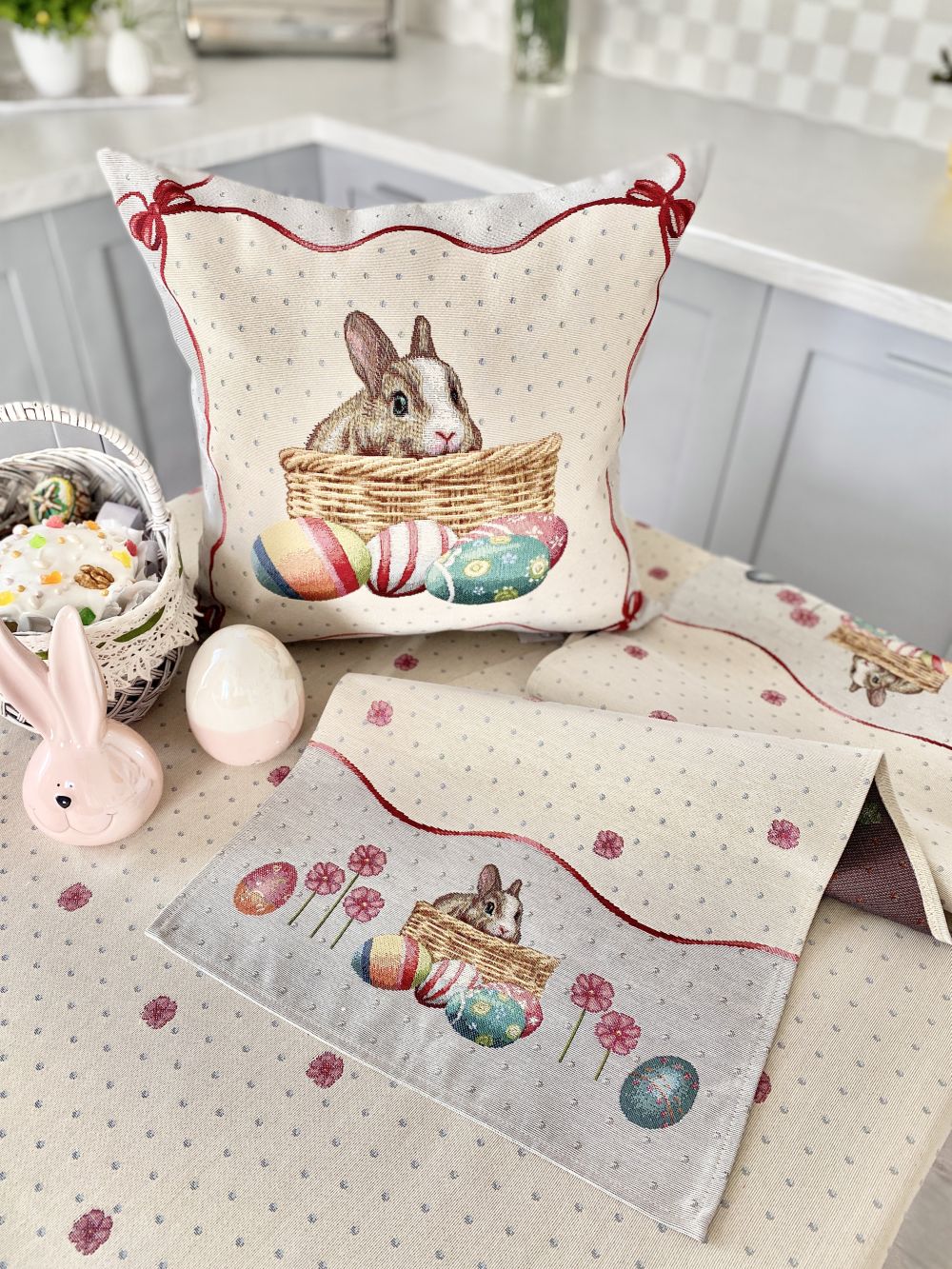 Easter tapestry table runner «Easter Basket»