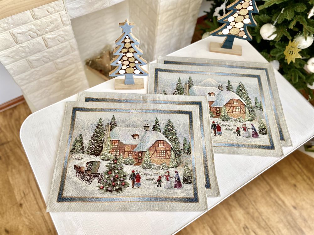 Christmas Placemat «Christmas in Highlands» with golden thread