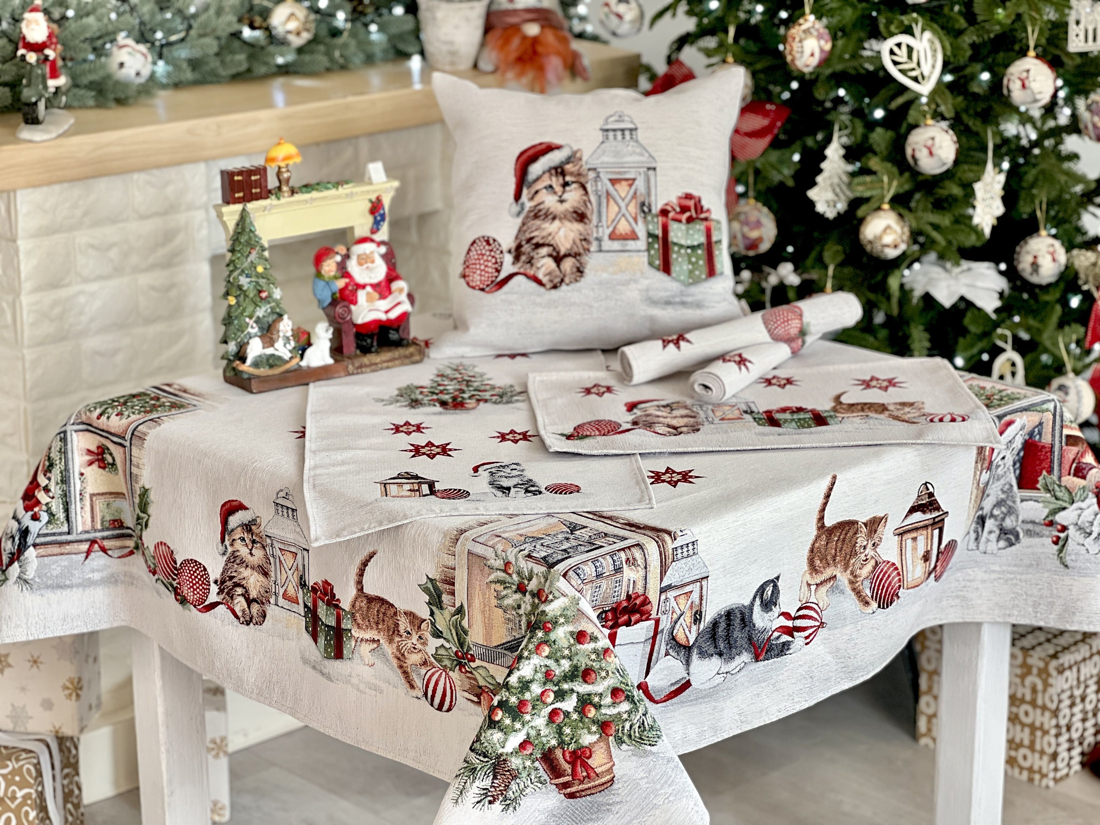 Christmas tapestry tablecloth «Christmas kittens» With microfibre & silver lurex Limaso Textile