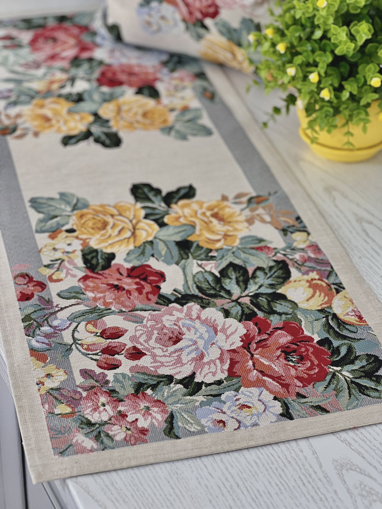 Tapestry table runner «Tanzanita»