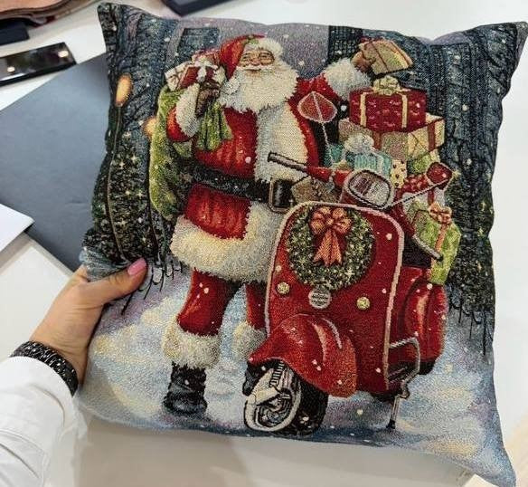 Christmas tapestry cushion cover «Secret Santa» with golden thread