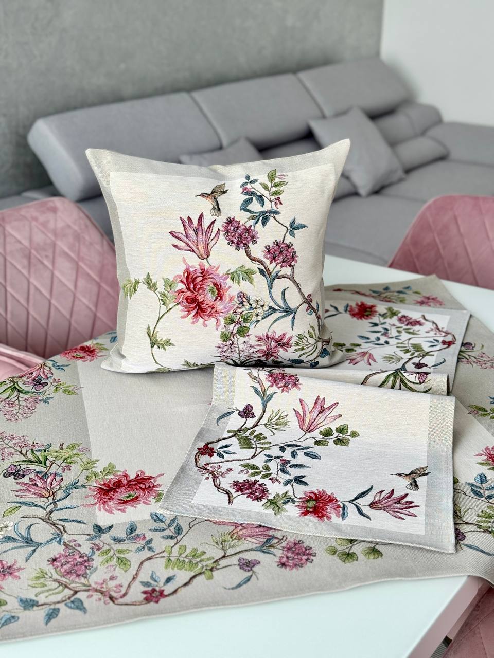 Tapestry table runner «Spring Flowers»
