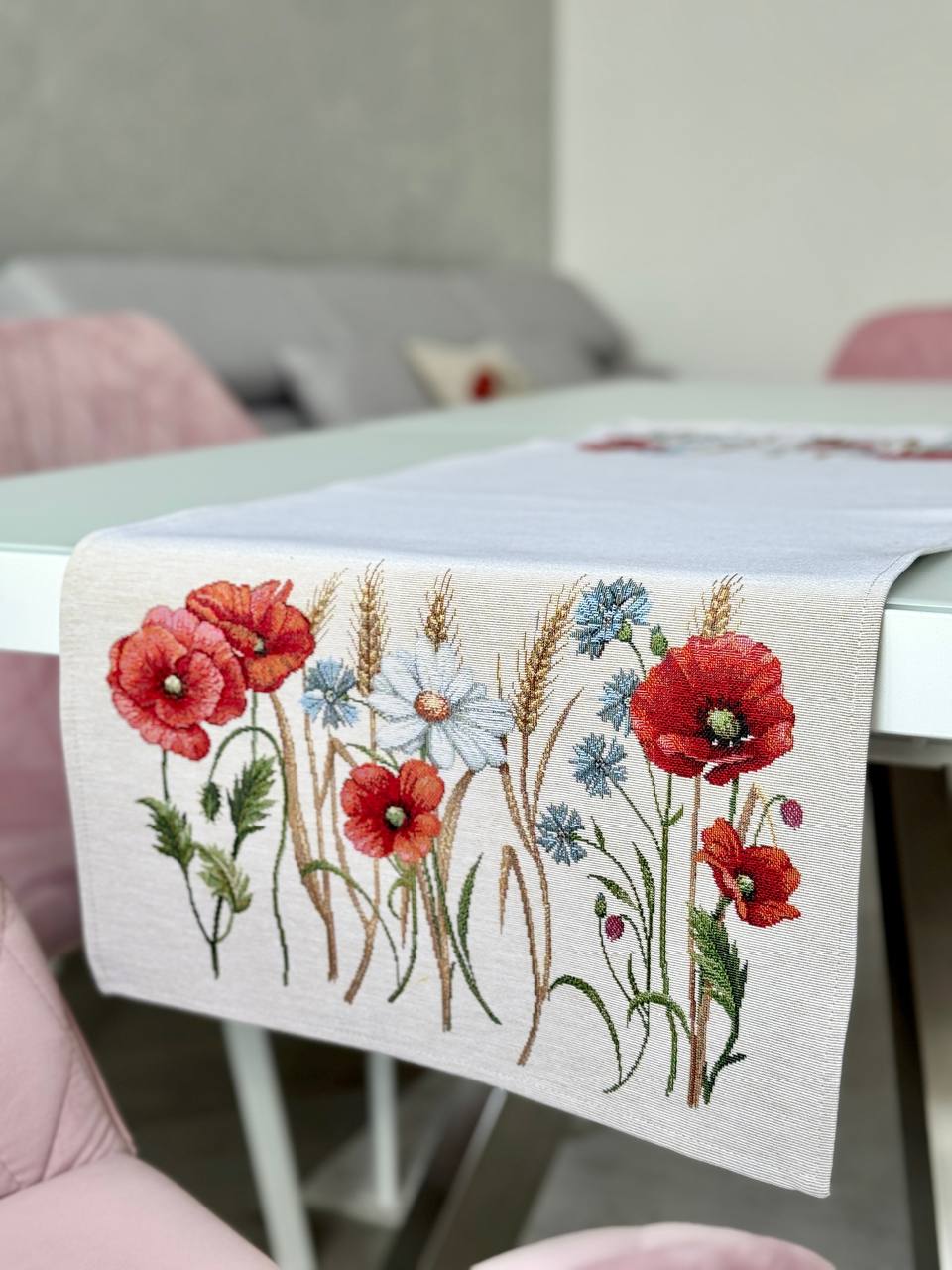 Tapestry table runner «Poppies and daisies»