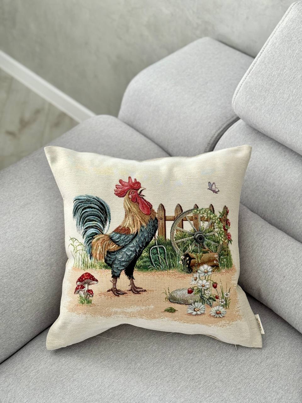 Tapestry cushion cover «Rooster and hens»