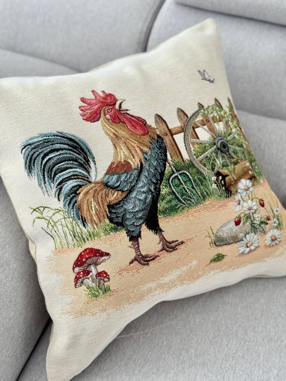 Tapestry cushion cover «Rooster and hens»