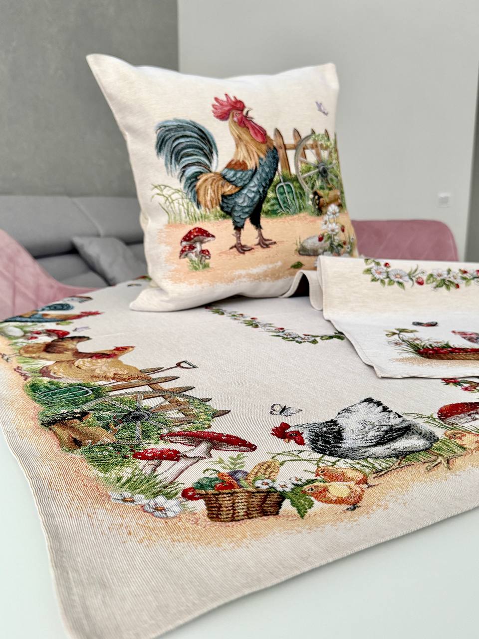 Tapestry tablecloth «Rooster and hens» Limaso Textile
