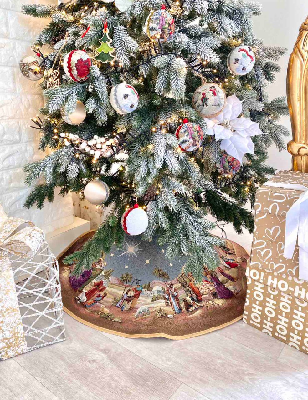 Christmas tree skirt «Nativity scene» with golden thread Limaso Textile