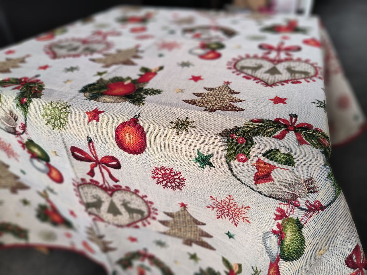 Christmas tapestry Tablecloth "Festive Dinner"