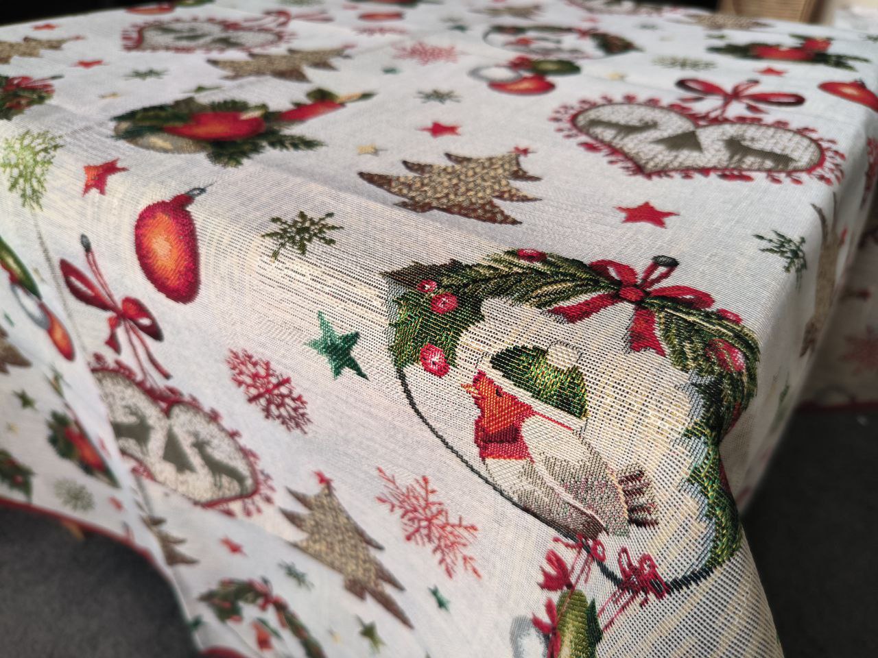 Christmas Tapestry Table Runner "Festive Dinner" Limaso Textile