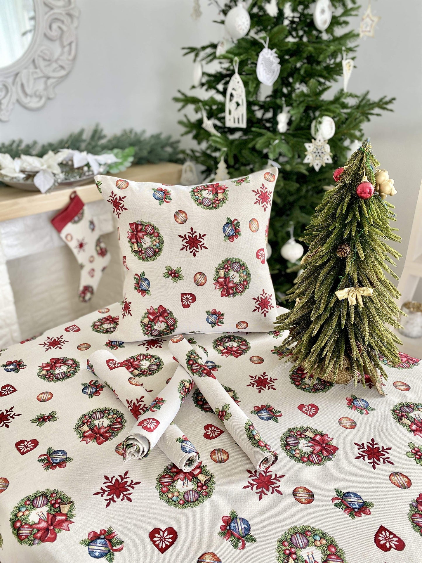 Buy Christmas Round Tapestry Tablecloth "Christmas Тoy starfall" UK Textil4Family
