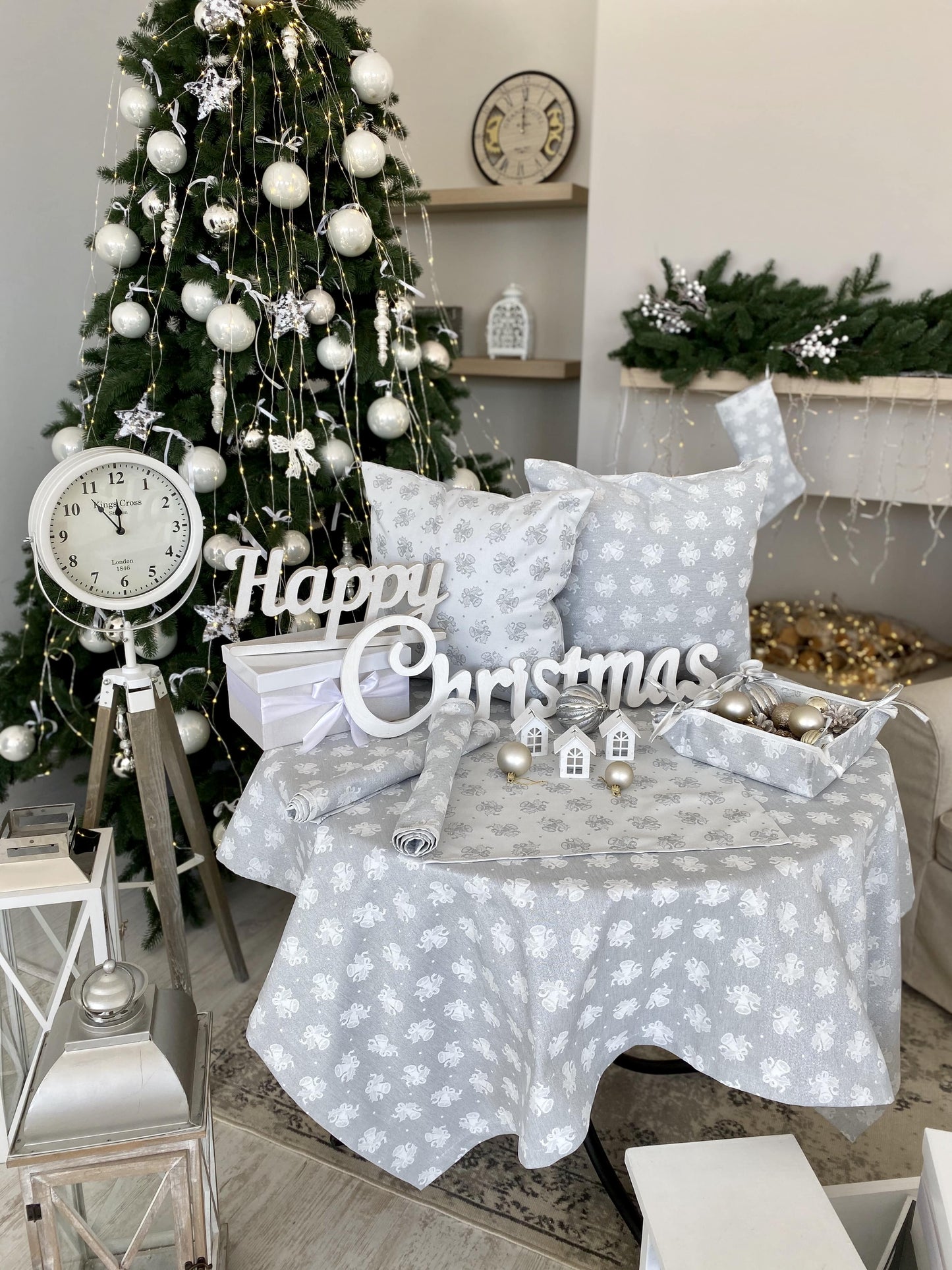 Christmas Tablecloth Double-sided "Jingle Bells" (silver lurex)