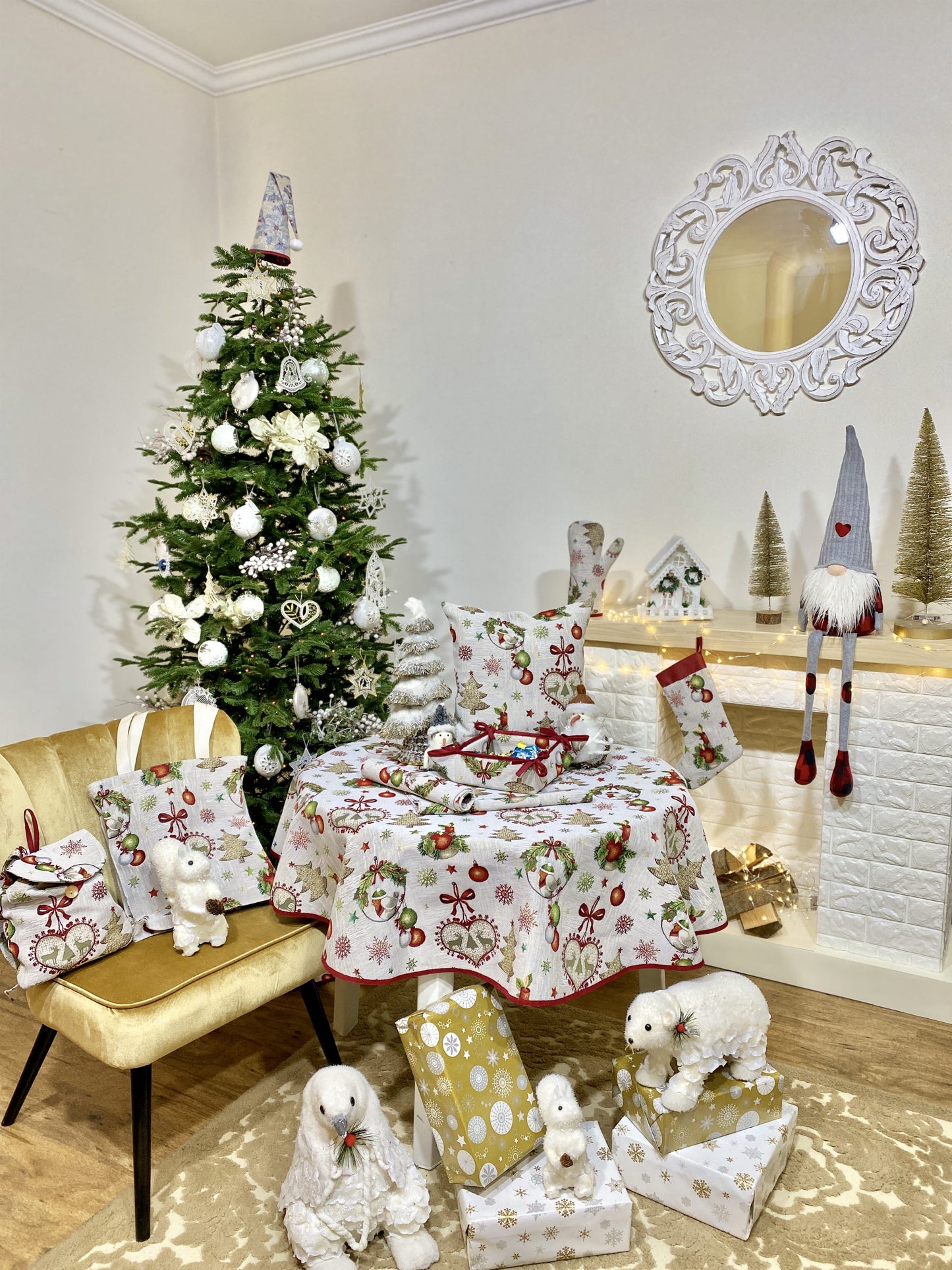 Buy Christmas Round Tapestry Tablecloth "Festive Dinner" UK Textil4Family