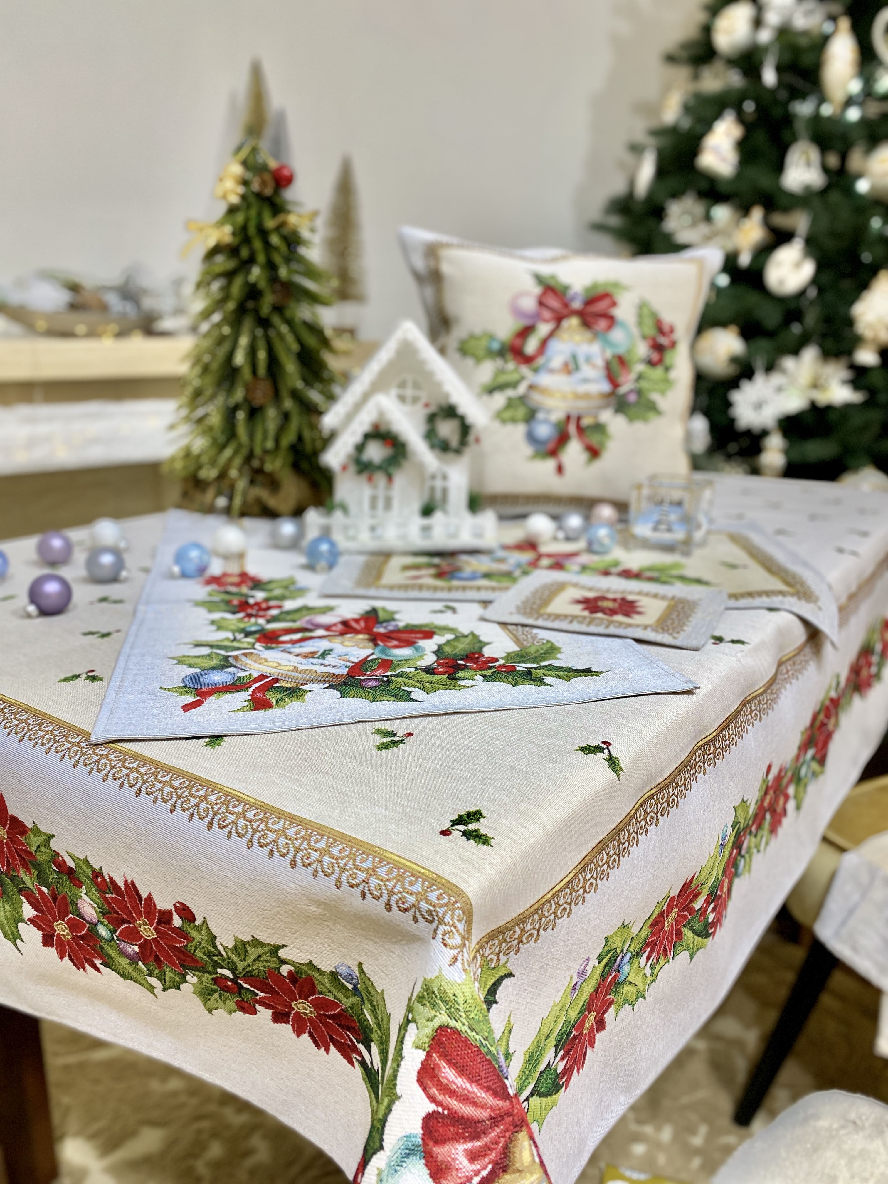 Buy Christmas tapestry Tablecloth "Christmas Star" UK Textil4Family