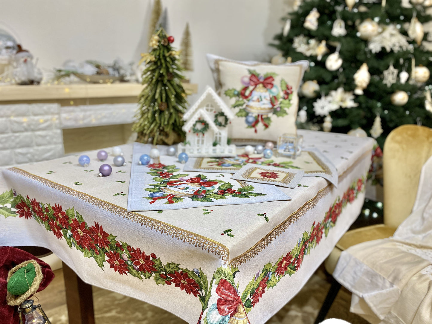 Buy Christmas tapestry Tablecloth "Christmas Star" UK Textil4Family