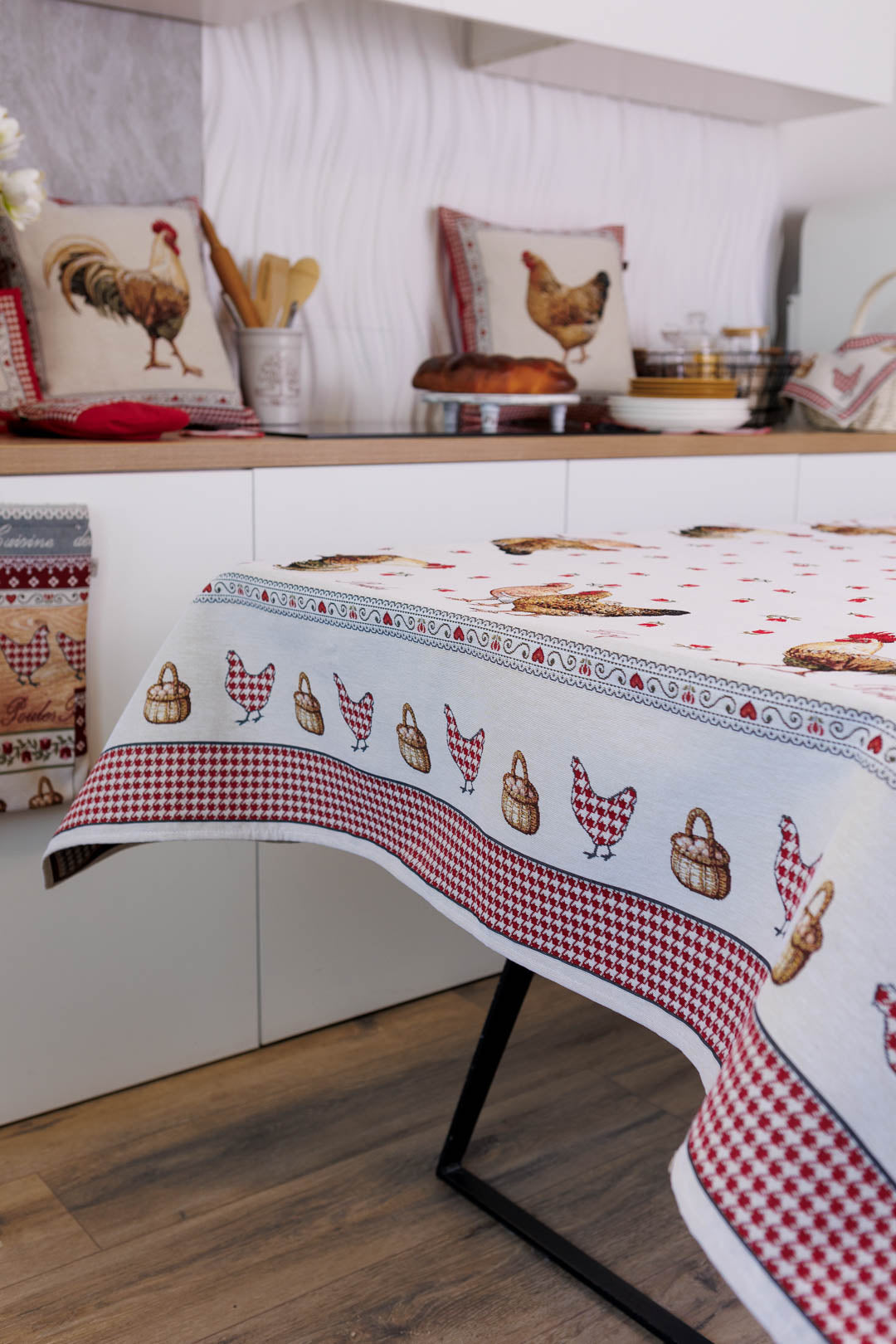 Rectangular tablecloth «Rooster/Chicken» - Premium Gobelin - Textile4Family