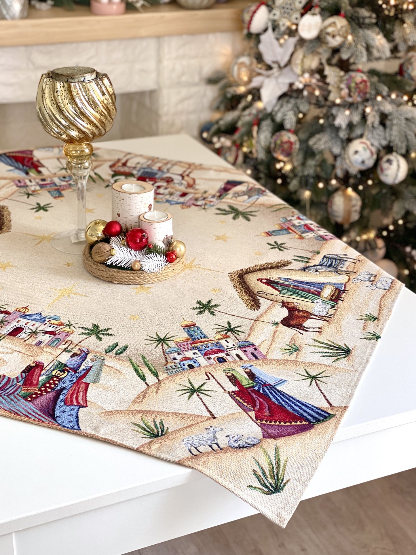 Square Tablecloth «Adara» with Golden Lurex - Luxury Tapestry