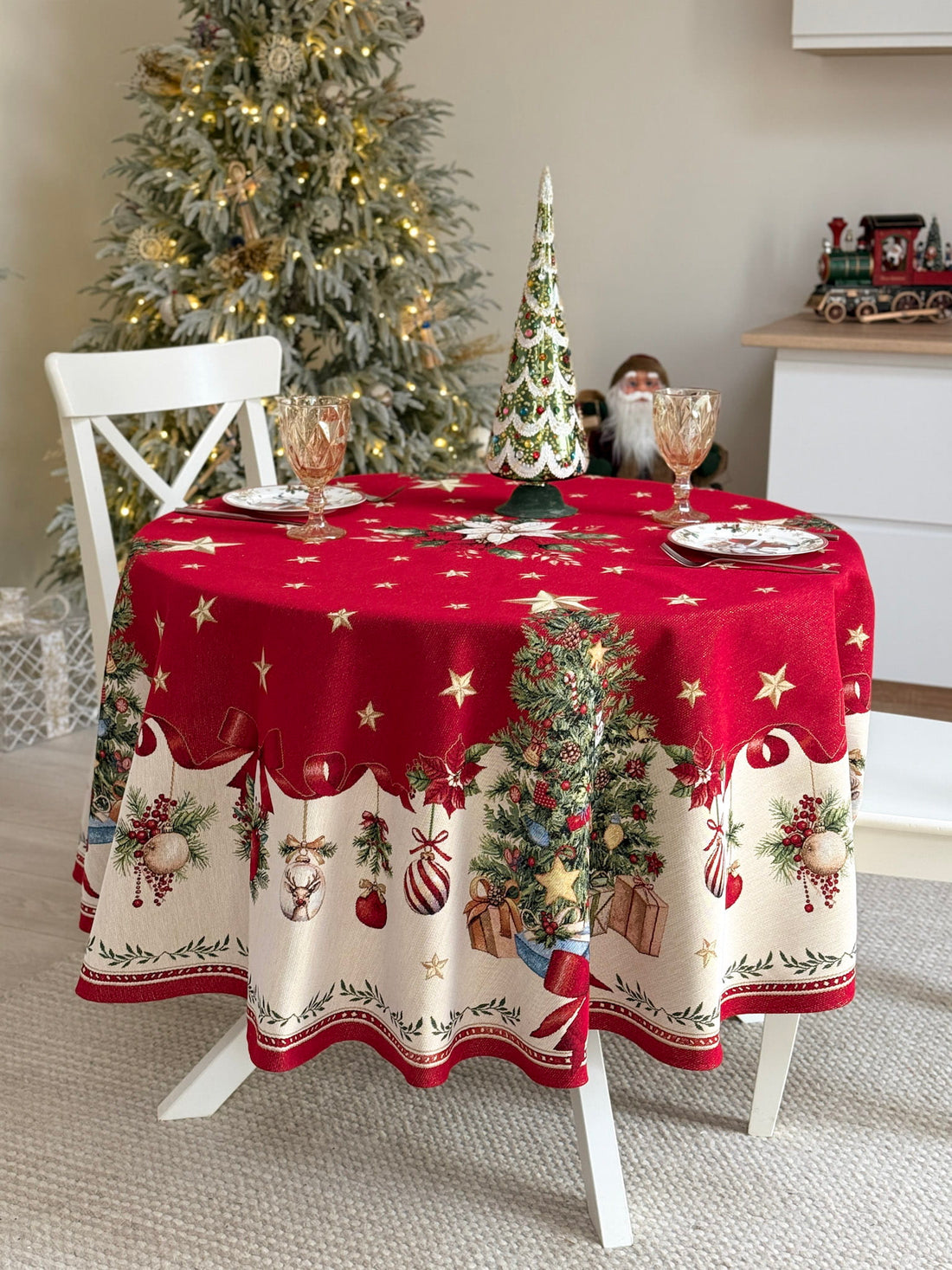 Winter Holiday Round Tablecloth «Red &amp; Gold» with golden thread - High quality tapestry