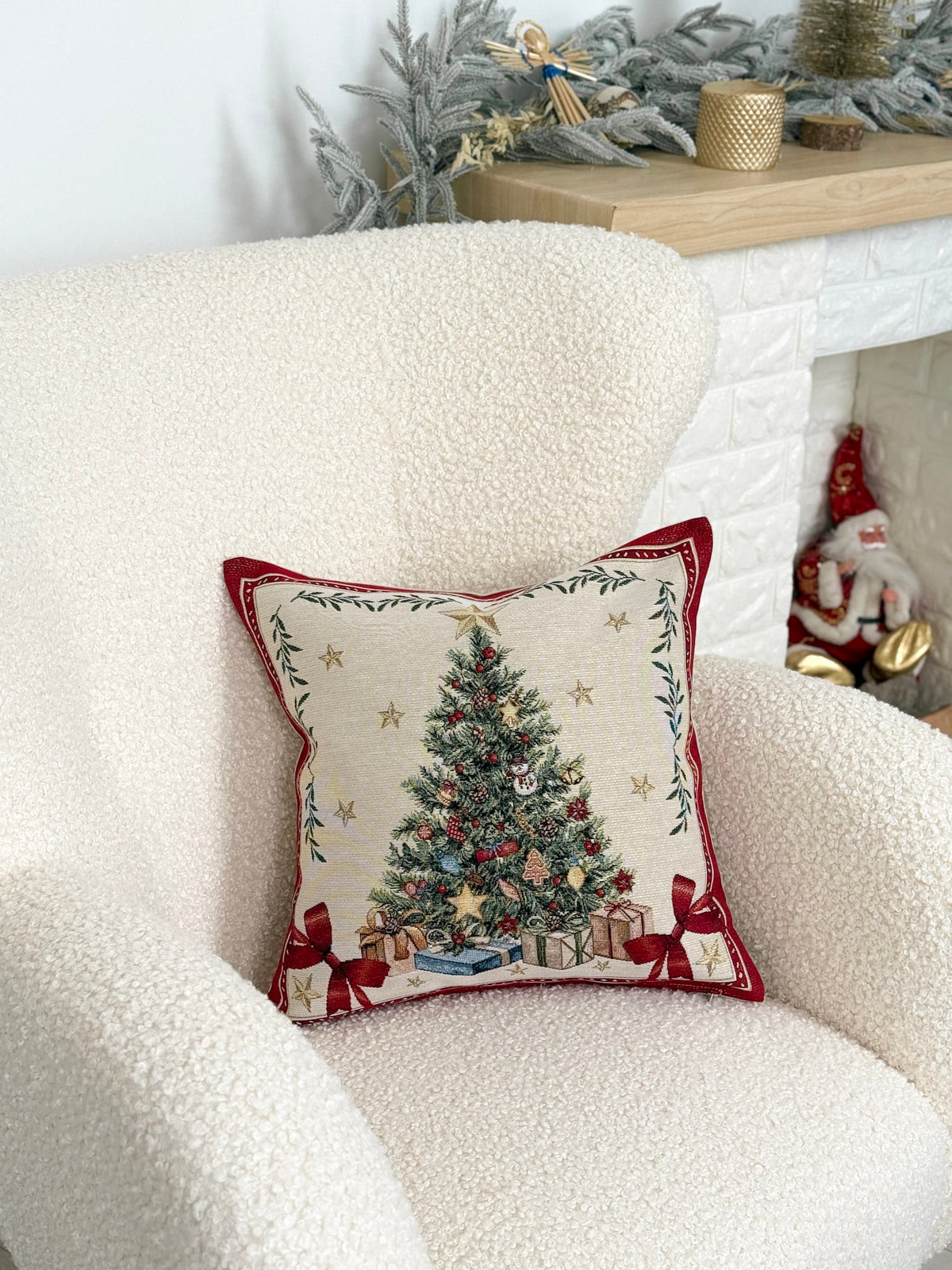 Winter Holiday Pillow cover «Red &amp; Gold» with golden thread - High quality tapestry