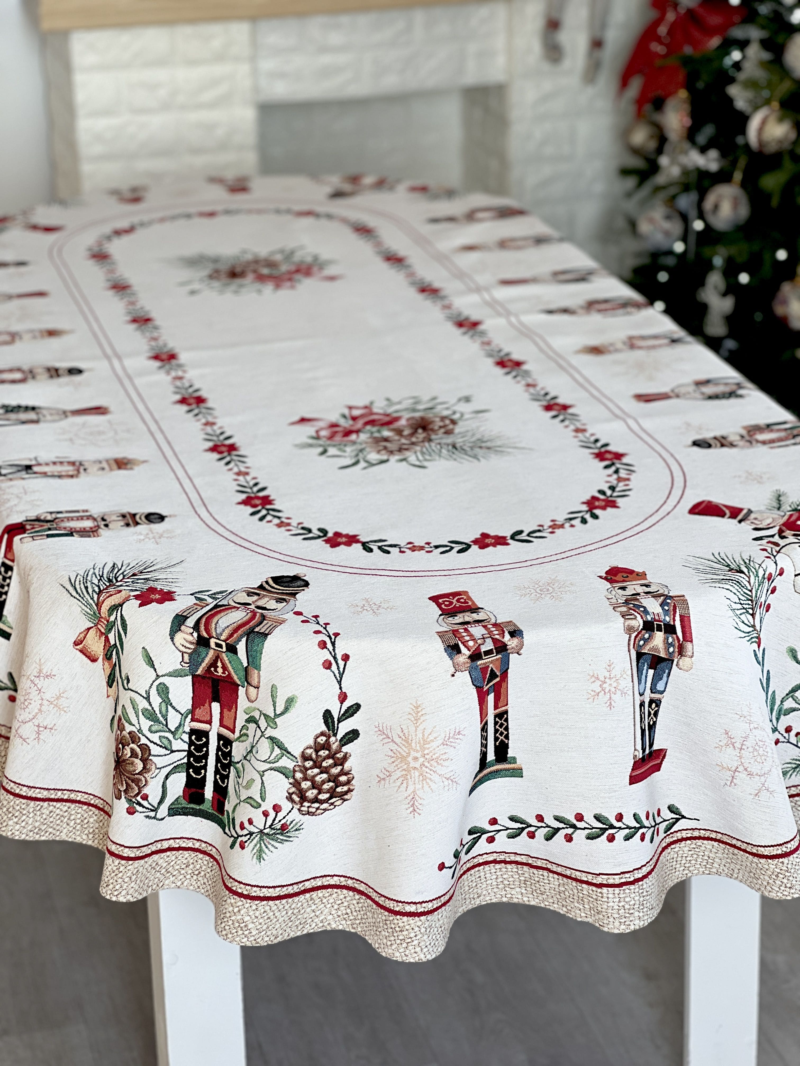 Christmas tapestry oval tablecloth «Nutcracker» With microfibre &amp; silver lurex Limaso Textile