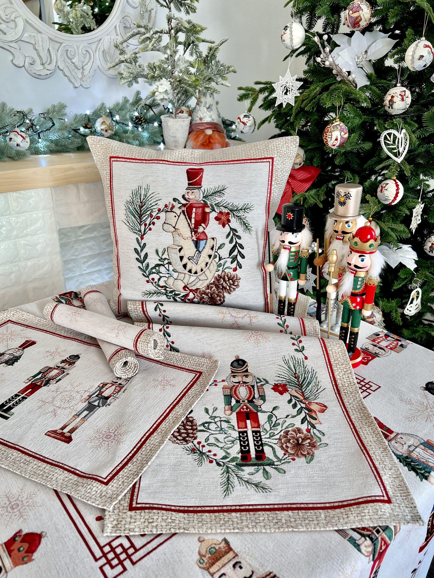 Christmas tapestry cushion cover «Nutcracker» With microfibre &amp; silver lurex Limaso Textile