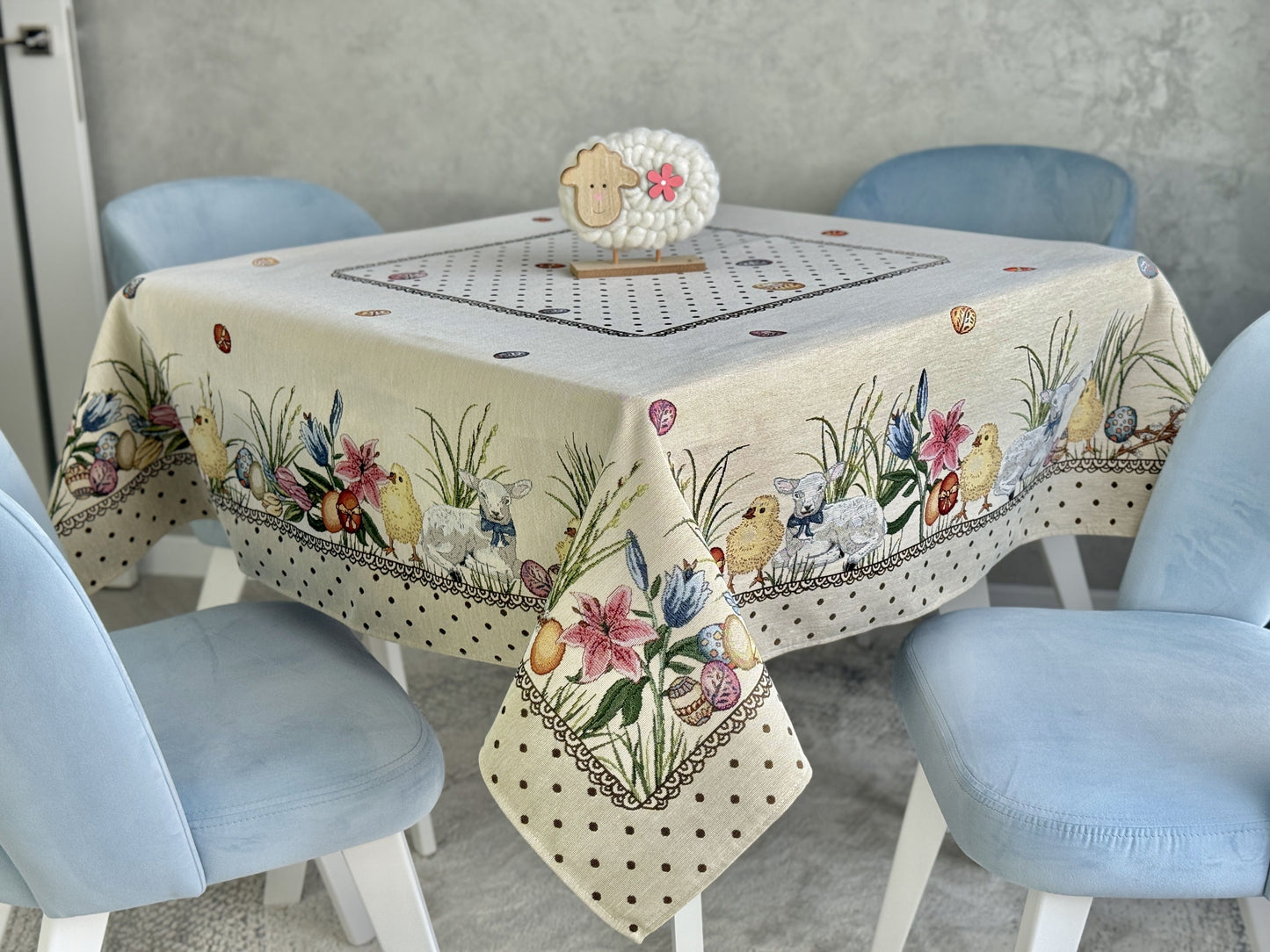 Easter tapestry tablecloth «Easter chick»