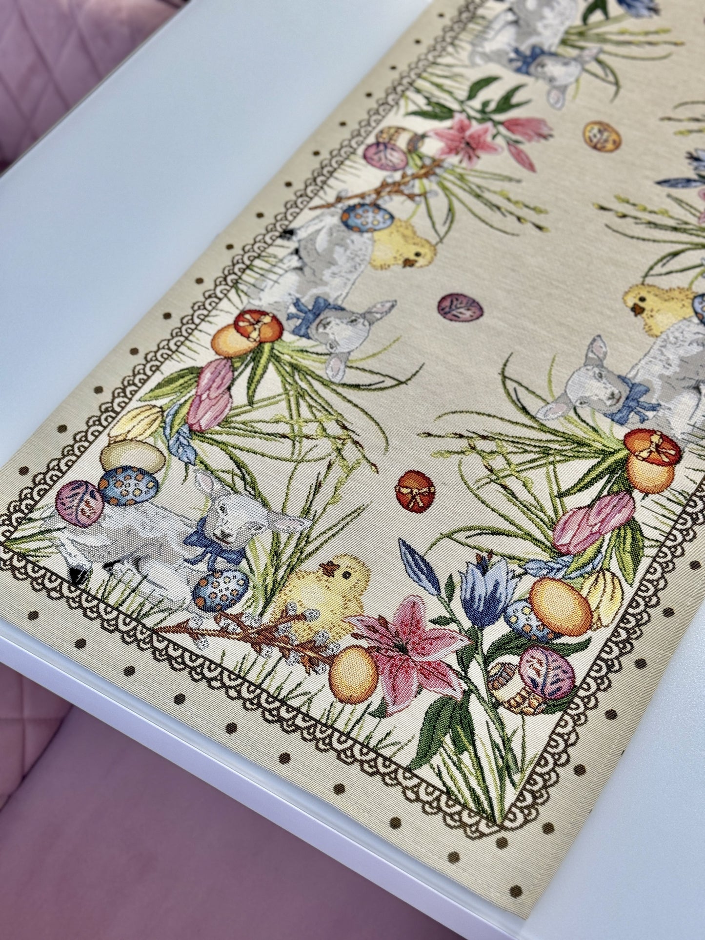 Easter tapestry table runner «Easter chick»