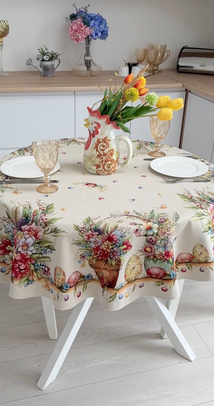 Easter Round Tablecloth «Damira» - Premium Tapestry with golden lurex - Textile4Family