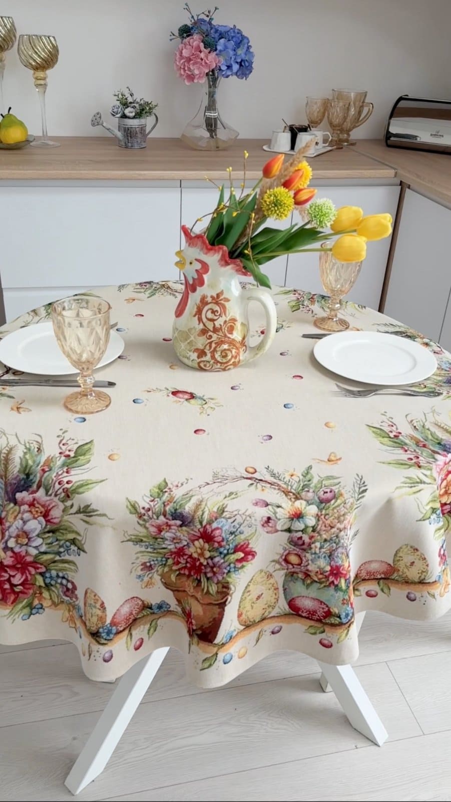 Easter Round Tablecloth «Damira» - Premium Tapestry with golden lurex - Textile4Family