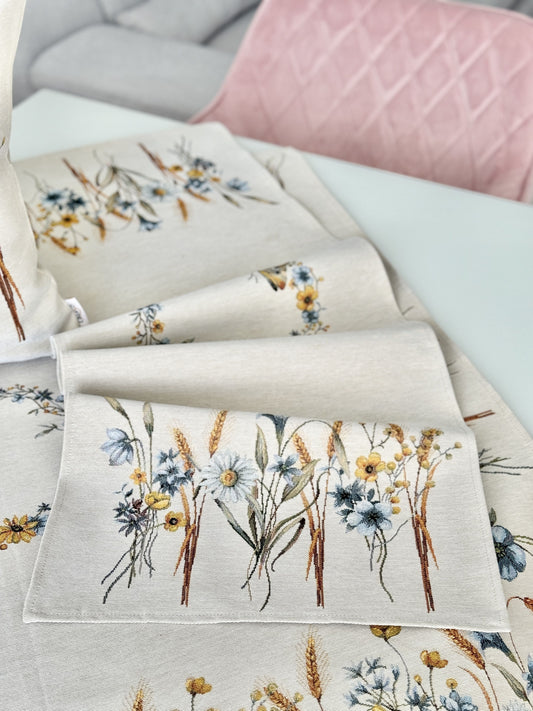 Tapestry table runner «Tenderness»