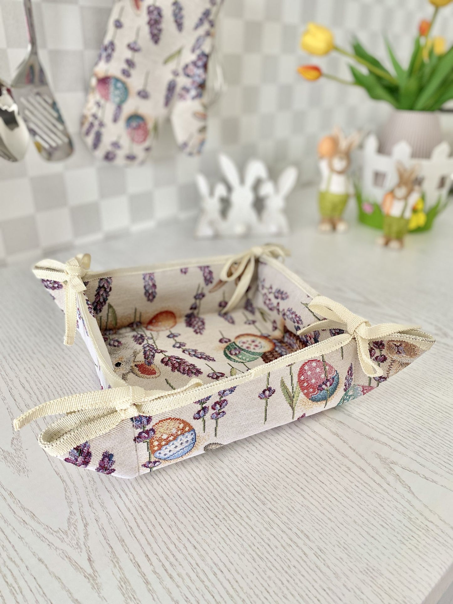 Easter tapestry Bread Basket «Rabbit in lavender»