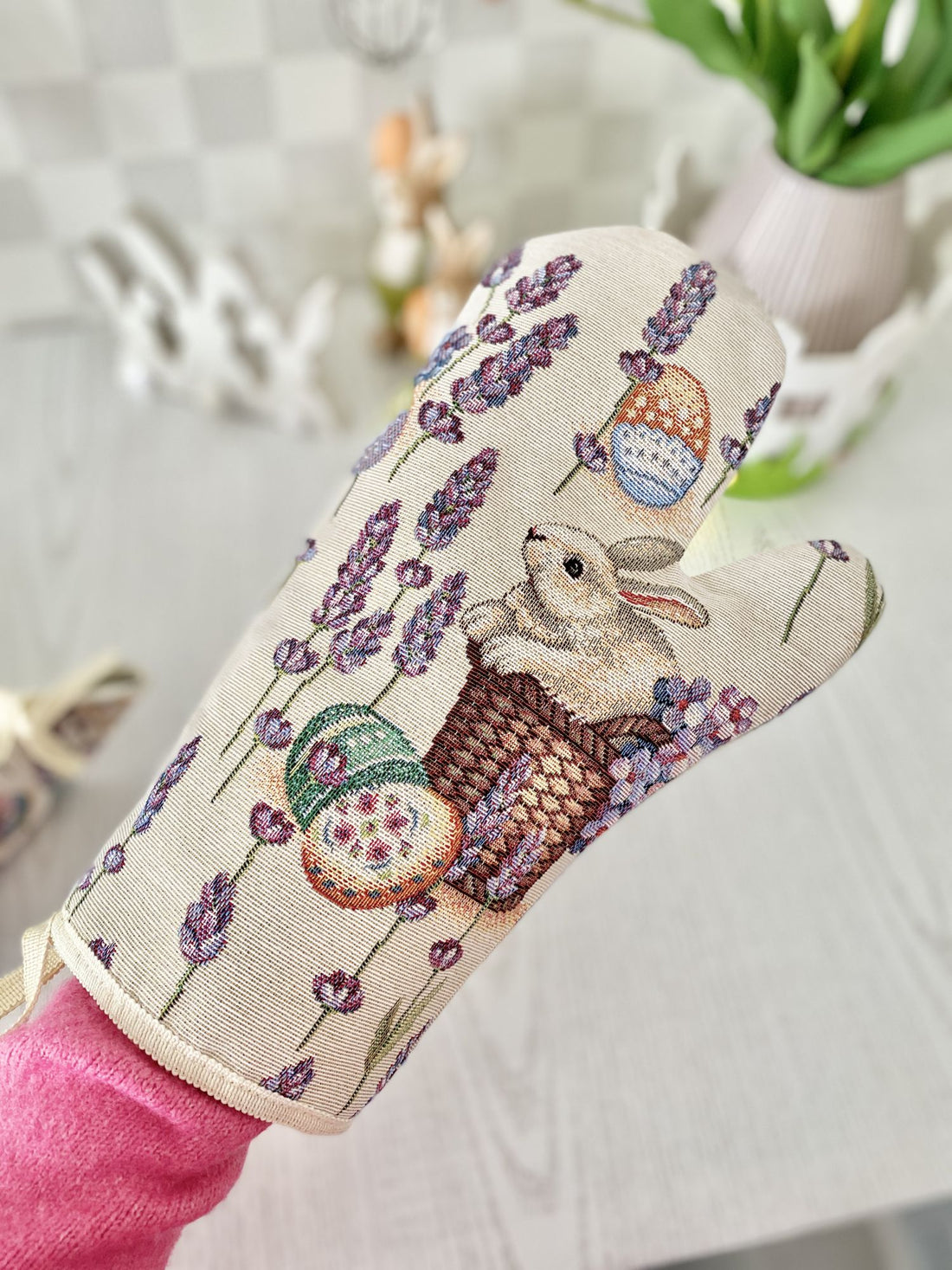Tapestry oven mitten «Rabbit in lavender»