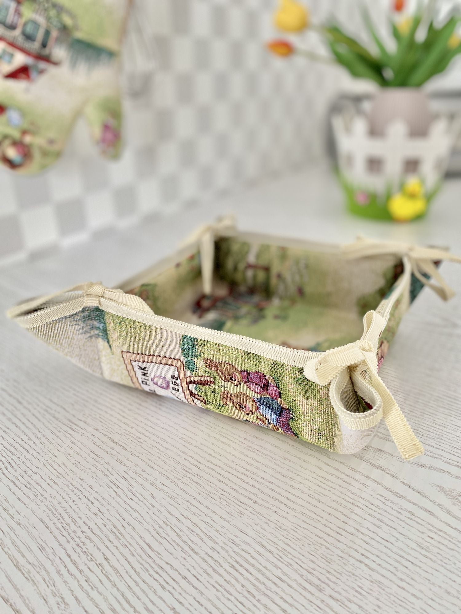 Easter tapestry Bread Basket «Easter fun» Limaso Textile