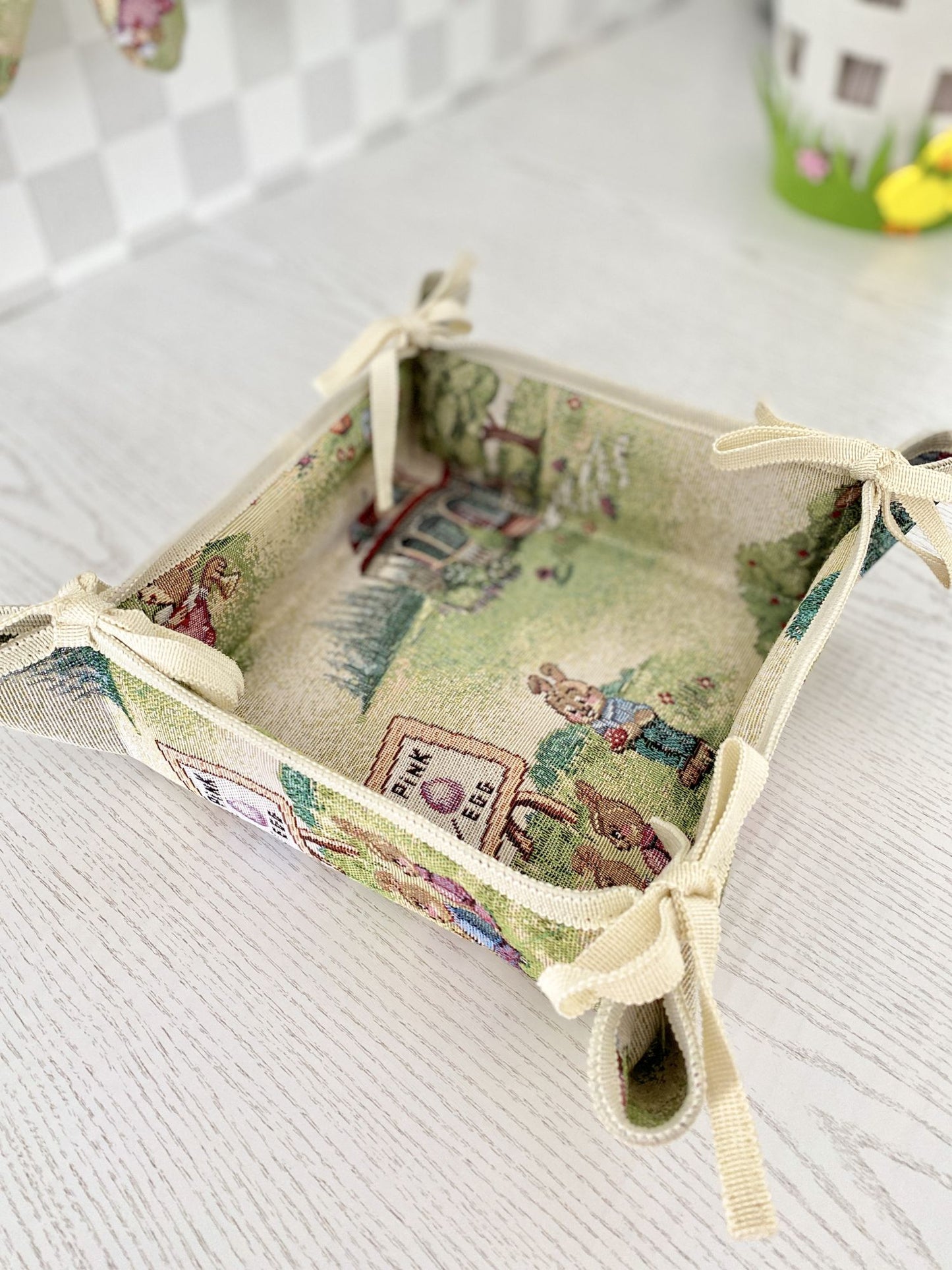 Easter tapestry Bread Basket «Easter fun»