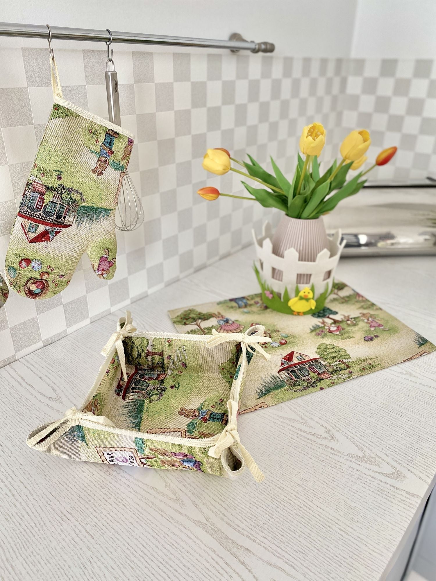 Easter tapestry Bread Basket «Easter fun» Limaso Textile