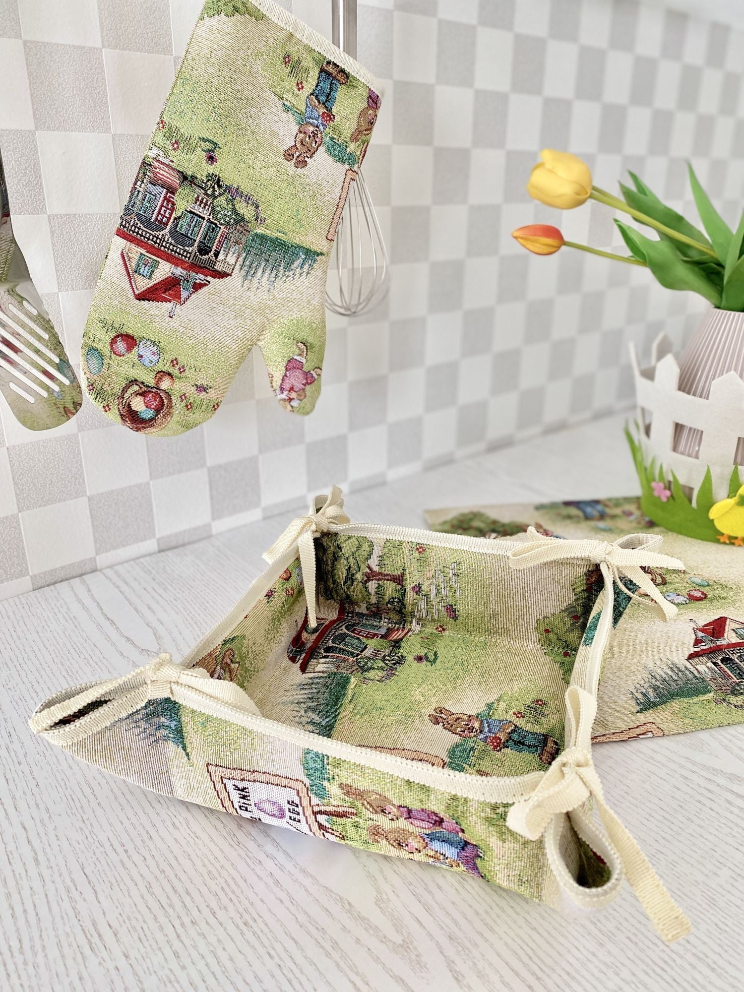 Easter tapestry Bread Basket «Easter fun» Limaso Textile