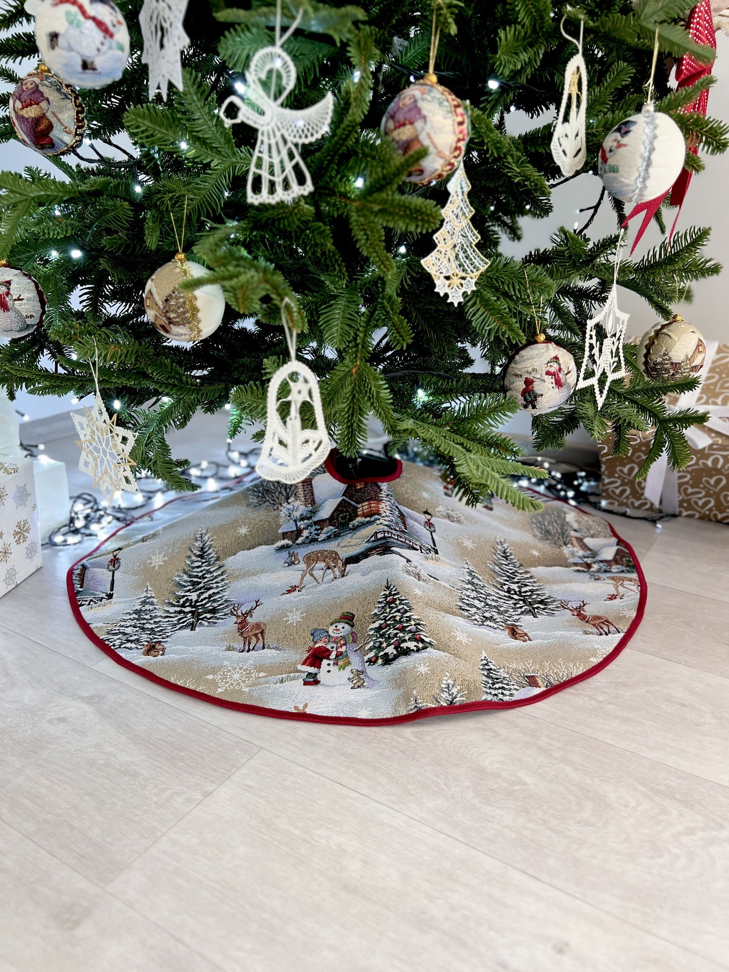 Christmas tree skirt «Winter Day Magic» without lurex