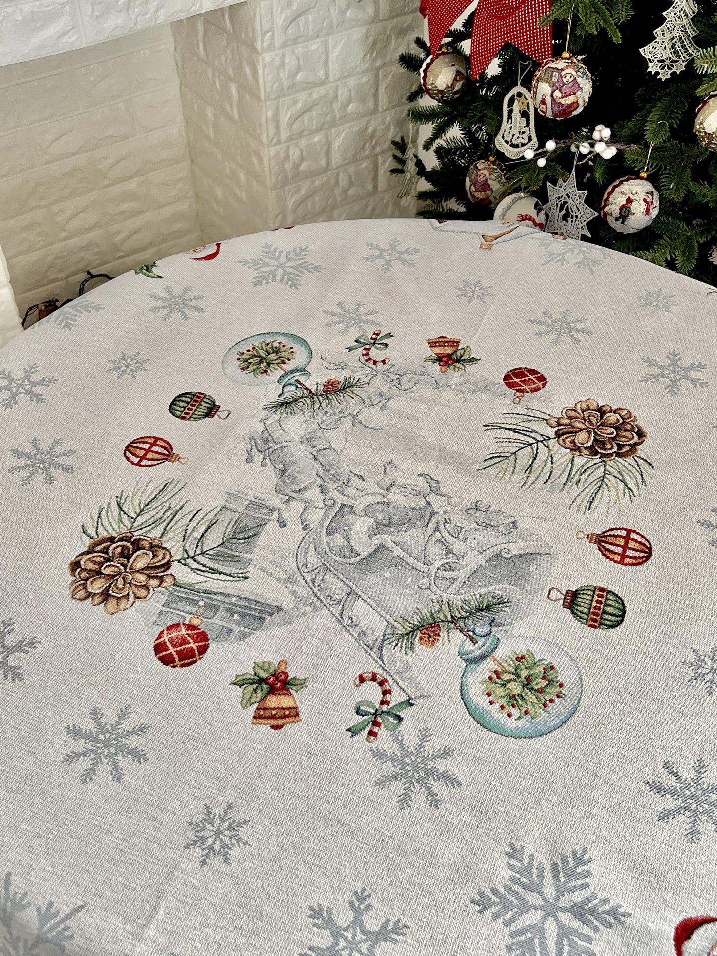 Round Christmas tablecloth «Frosty» with silver thread