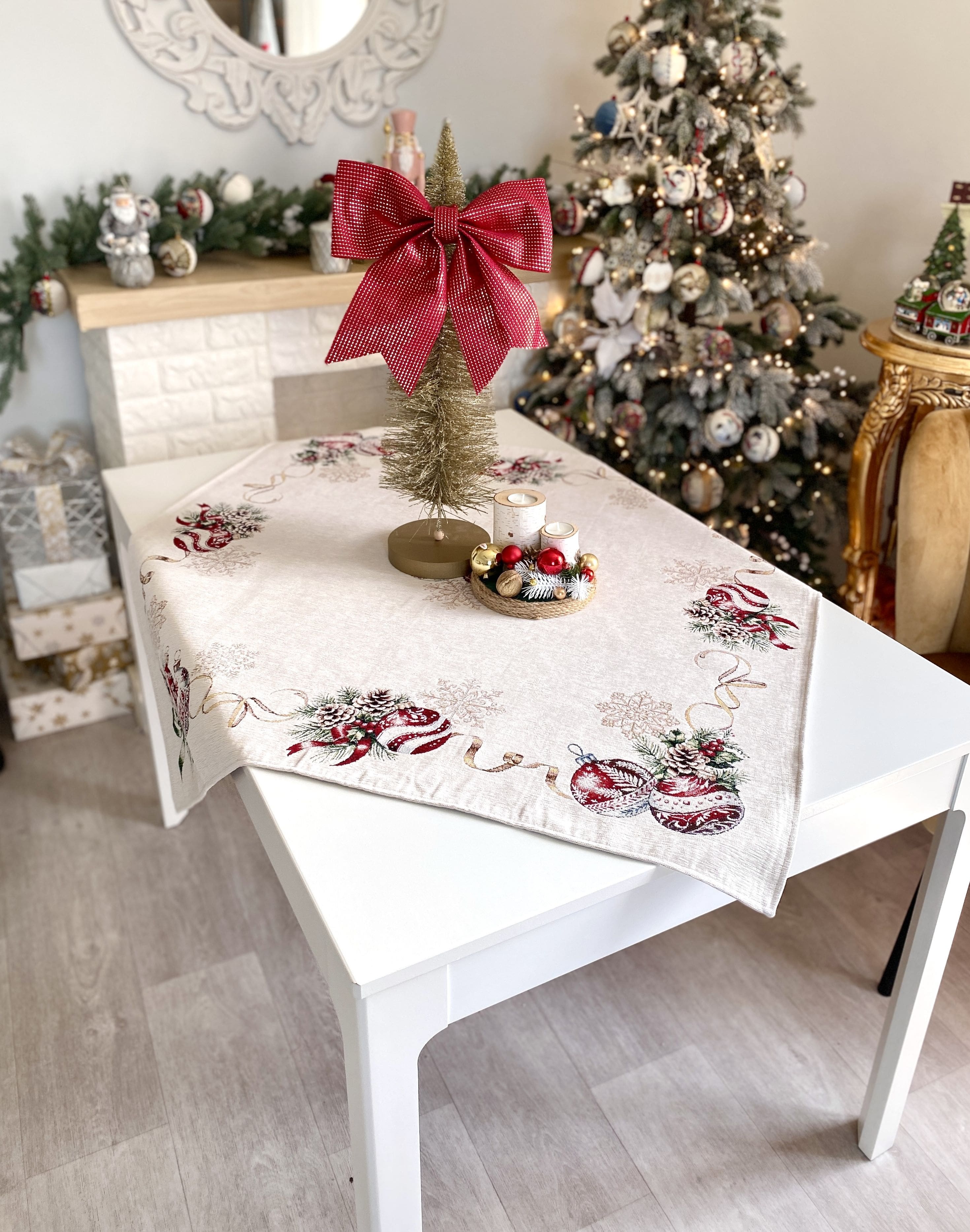 Christmas Tablecloth «Golden Noel Collection» with Microfibre &amp; Golden lurex - Premium Gobelin - Textile4Family