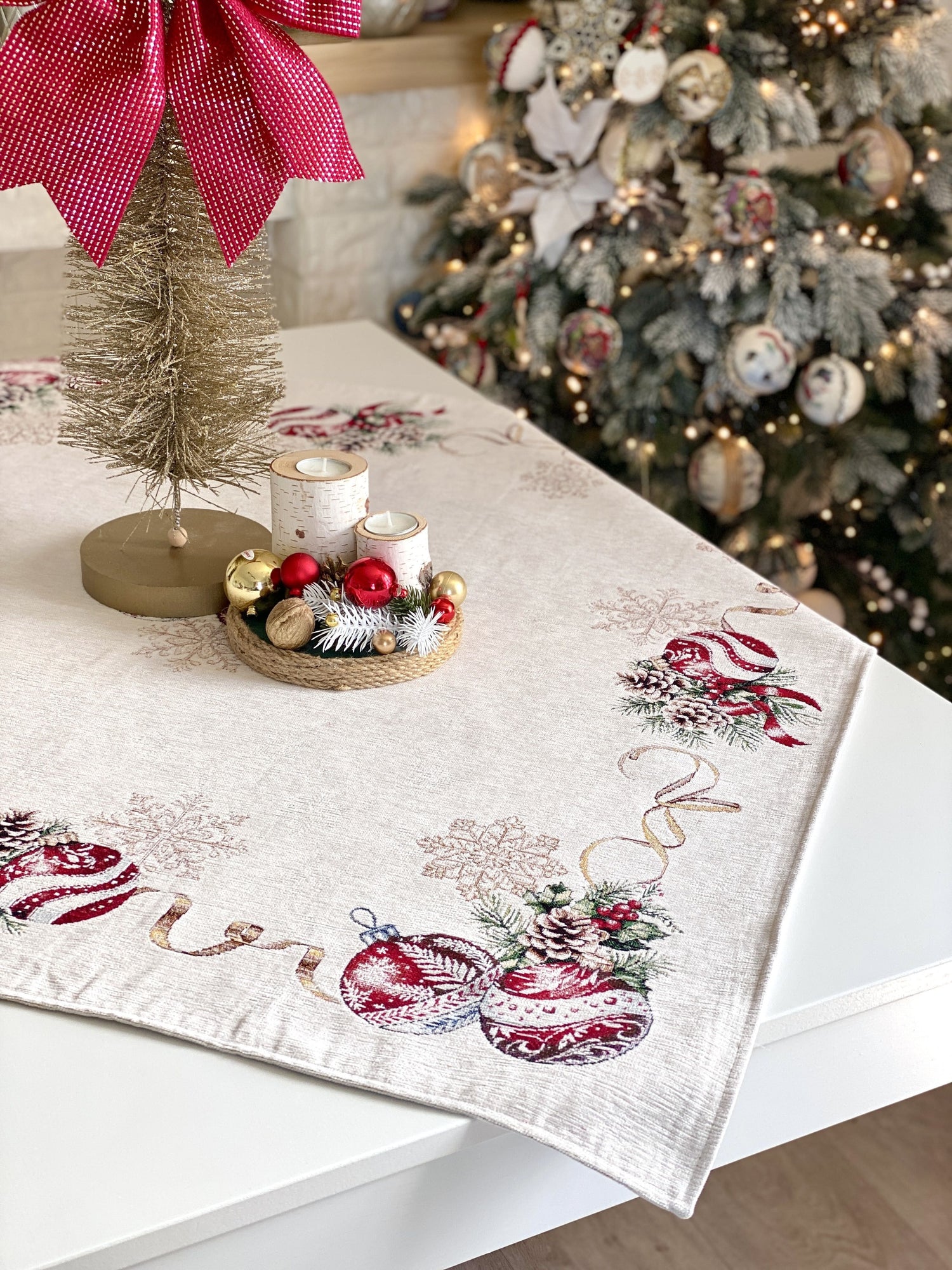Christmas Tablecloth «Golden Noel Collection» with Microfibre &amp; Golden lurex - Premium Gobelin - Textile4Family
