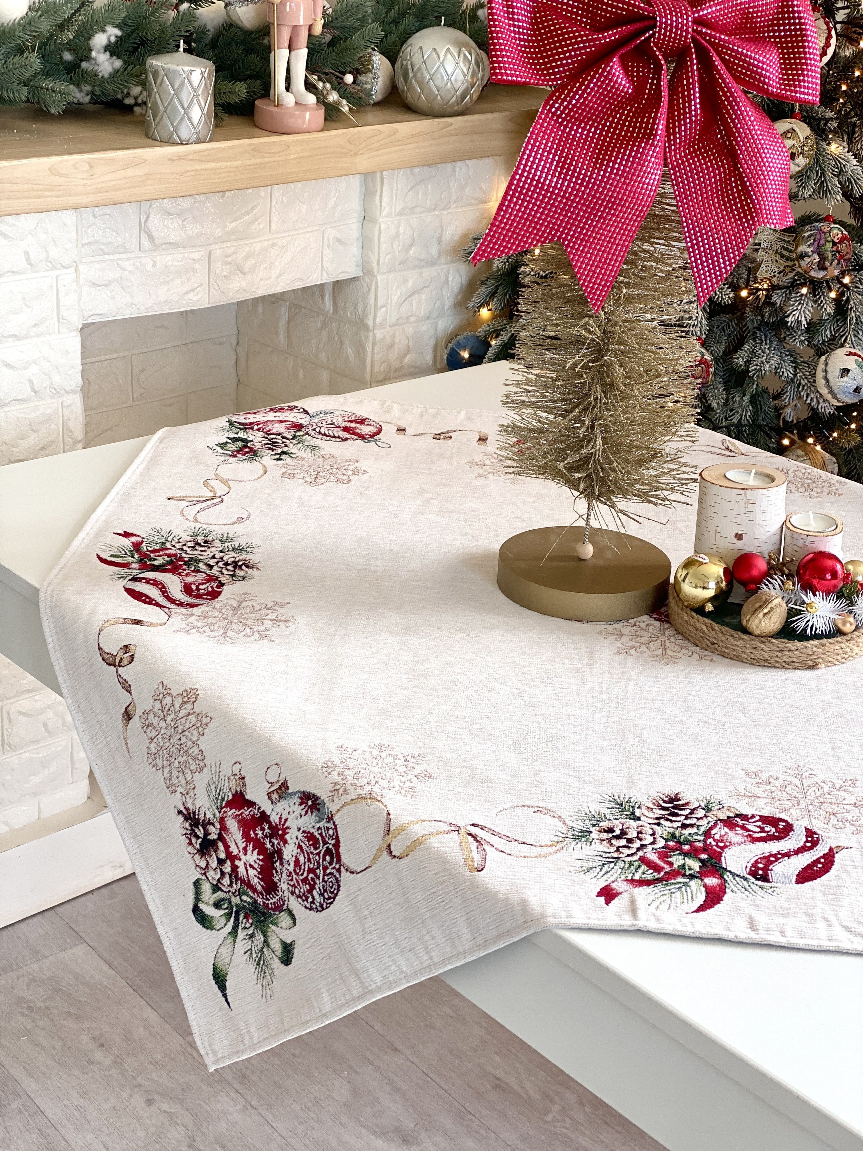 Christmas Tablecloth «Golden Noel Collection» with Microfibre &amp; Golden lurex - Premium Gobelin - Textile4Family