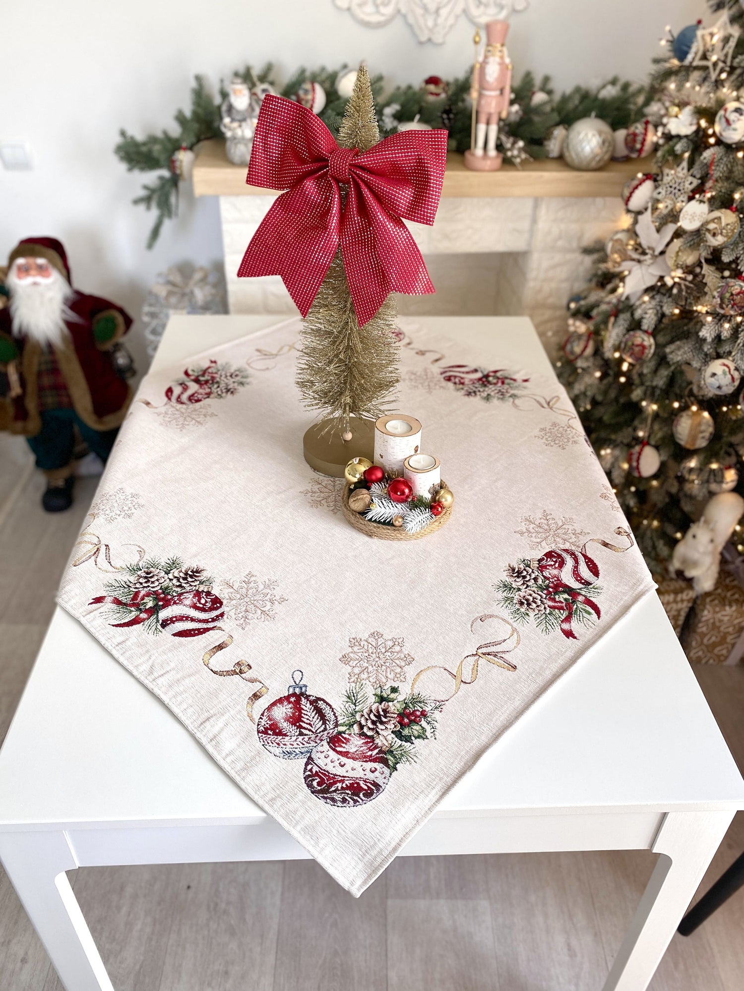 Christmas Tablecloth «Golden Noel Collection» with Microfibre &amp; Golden lurex - Premium Gobelin - Textile4Family