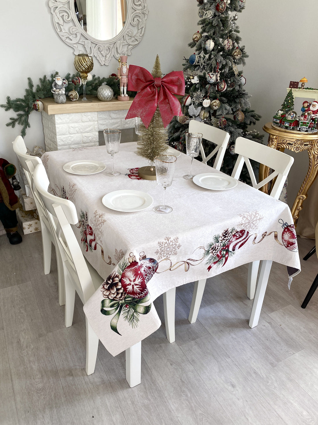 Christmas Tablecloth «Golden Noel Collection» with Microfibre &amp; Golden lurex - Premium Gobelin - Textile4Family