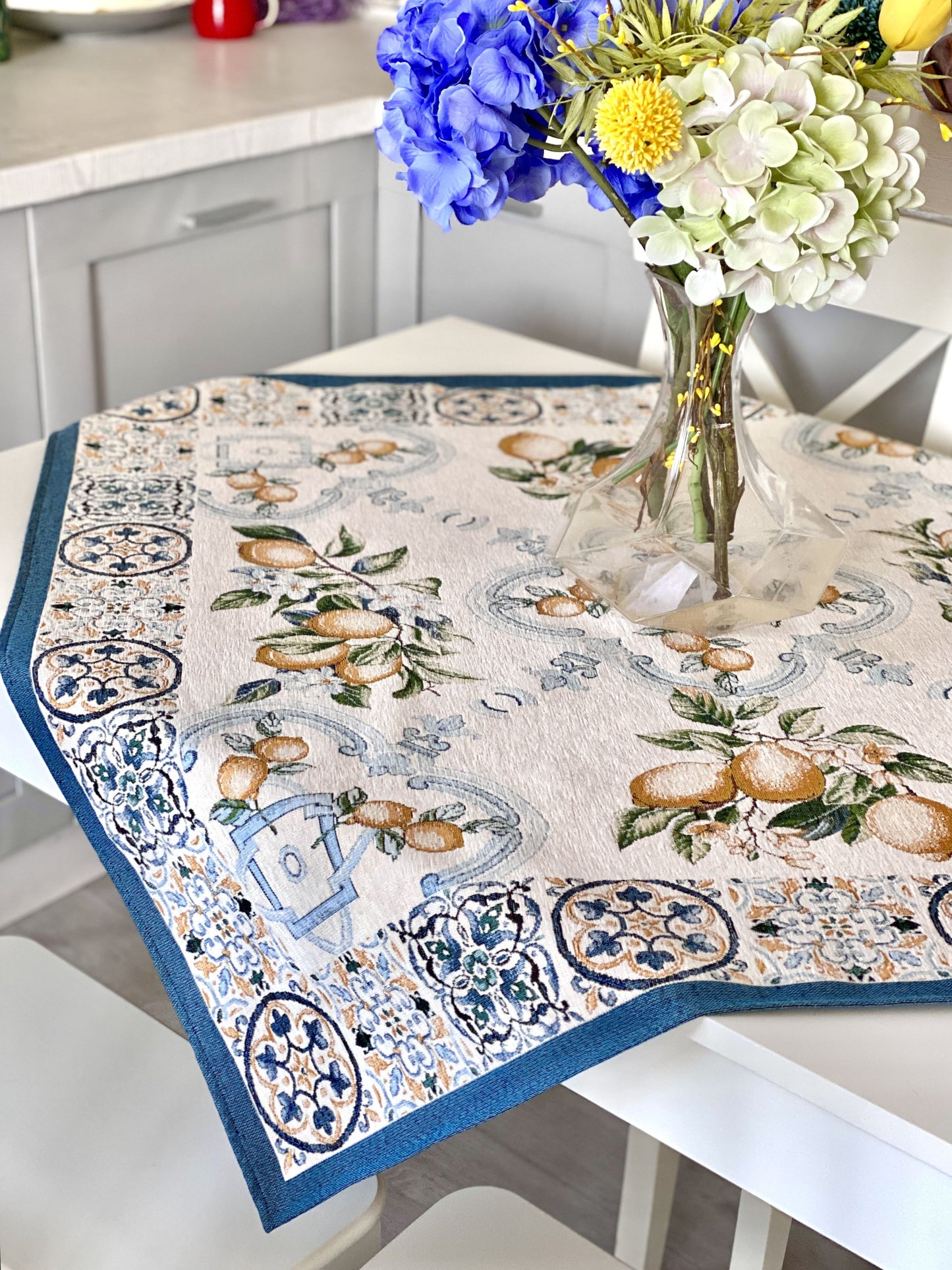 Tapestry tablecloth "Lemon Majolica" with microfibre