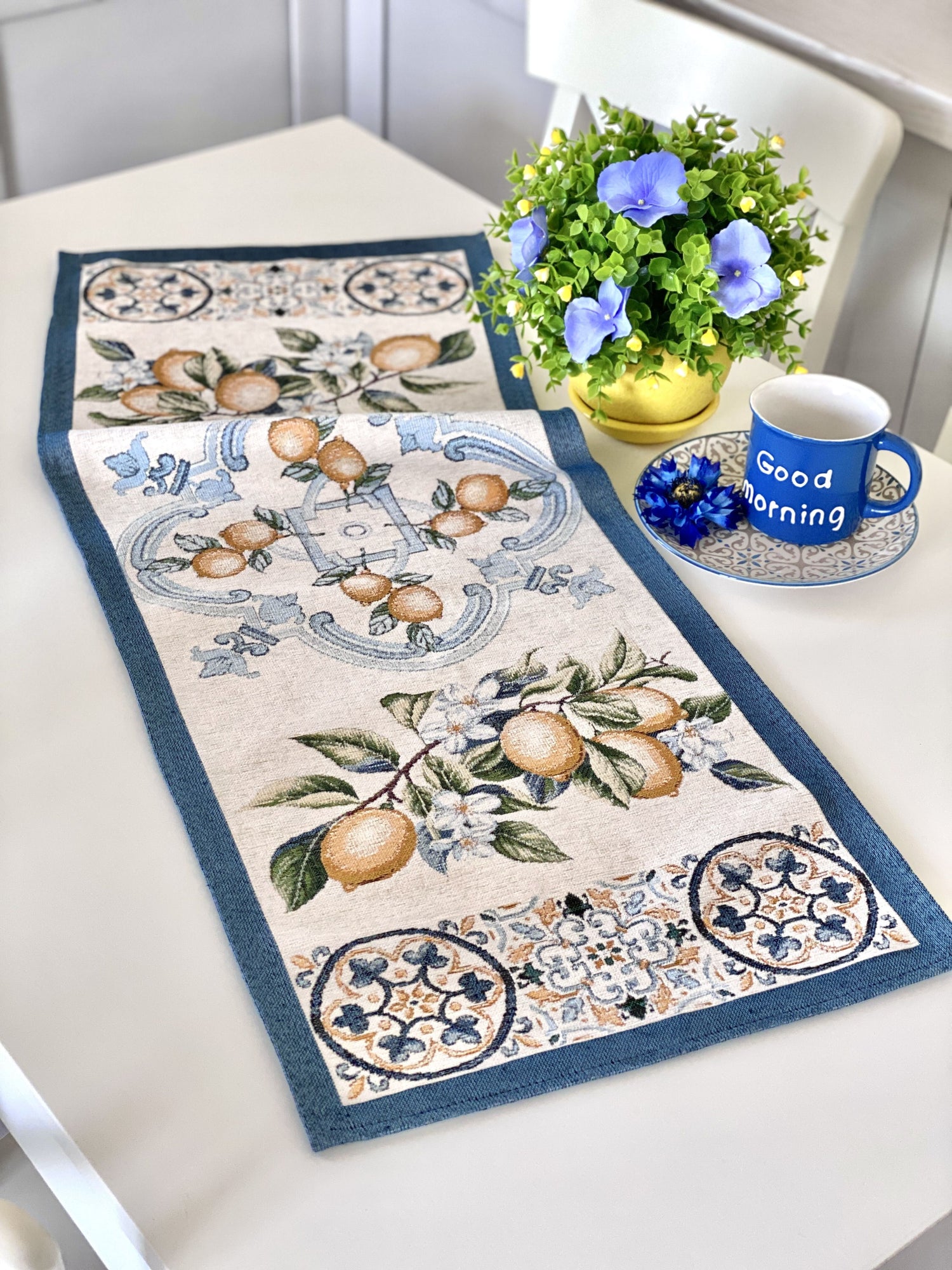 Tapestry table runner "Lemon Majolica" with microfibre - Textile4Family