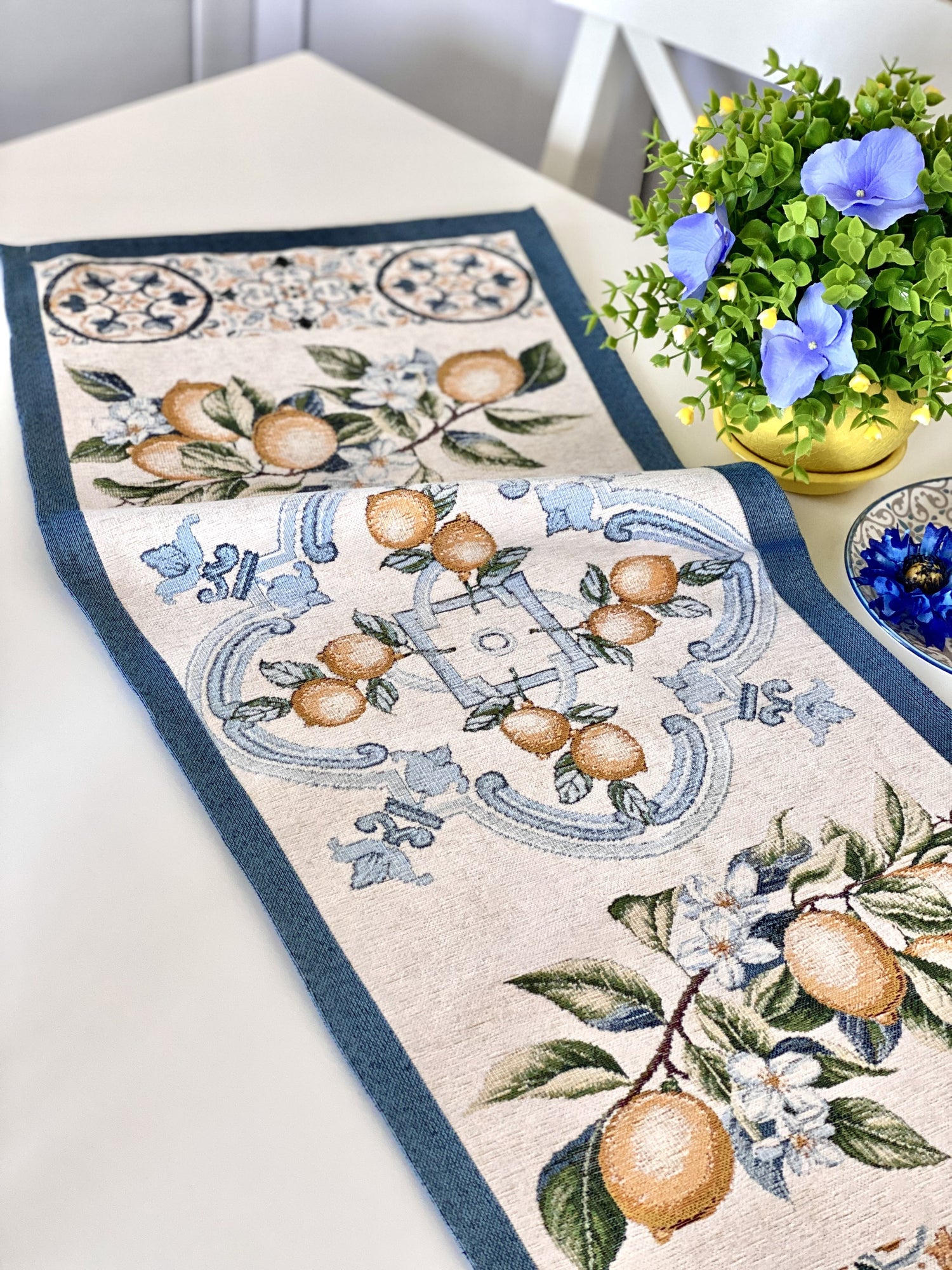 Tapestry table runner "Lemon Majolica" with microfibre - Textile4Family