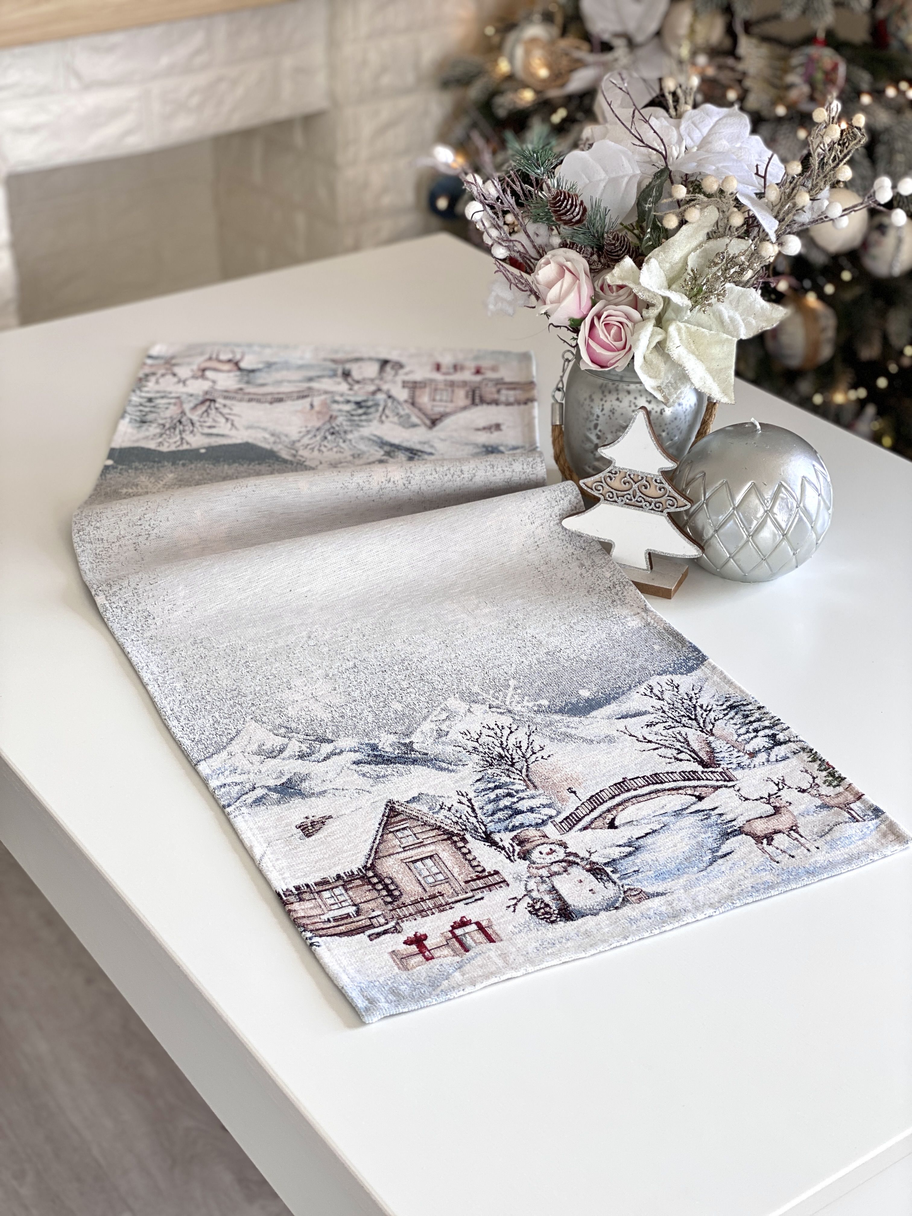 Christmas Table Runner  «Snowy Cabin Charm» with Microfibre - Premium Gobelin - Textile4Family